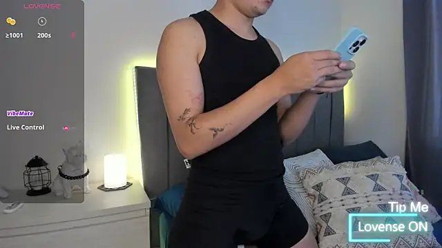 JARETHH online show from October 2025 11:18:01 AM