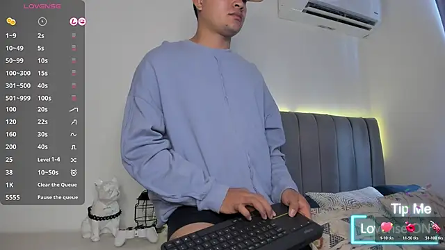 JARETHH online show from October 2025 01:32:02 PM