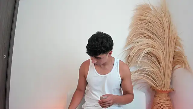 Snapshot of Thiago_Connor21 chatting on December 2025 05:51:01 PM Thiago Connor21 online show from December 2025 05:51:01 PM