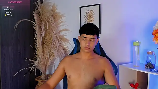 Thiago Connor21 online show from May 2026 01:57:16 AM
