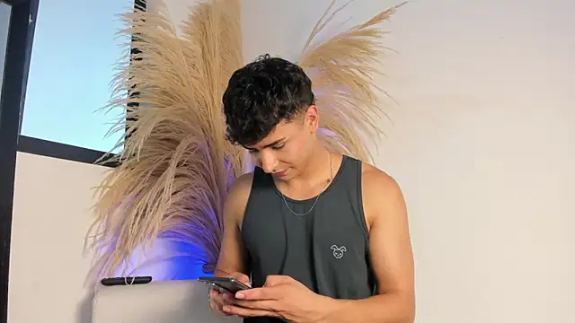 Thiago Connor21 online show from November 2025 06:55:01 PM