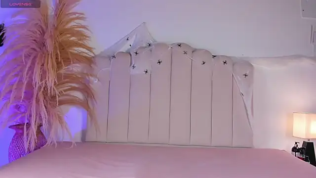 Thiago Connor21 online show from October 2025 05:42:02 PM