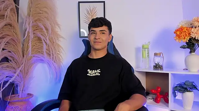 Thiago Connor21 online show from May 2026 11:49:02 PM