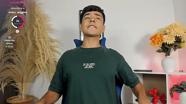 Thiago Connor21 online show from May 2026 11:35:02 PM