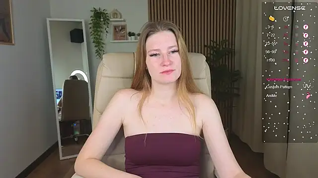 Snapshot of travelerrrr chatting on October 2025 02:13:02 AM travelerrrr online show from October 2025 02:13:02 AM