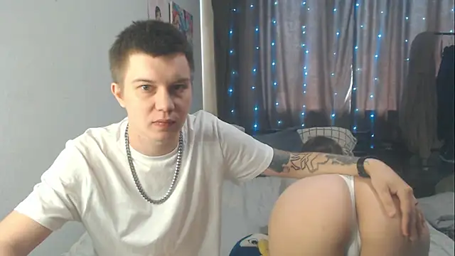 Snapshot of Mark_and_Wendy chatting on June 2026 06:58:01 AM Mark and Wendy online show from June 2026 06:58:01 AM