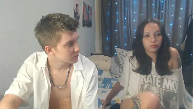 Snapshot of Mark_and_Wendy chatting on June 2026 05:46:01 AM Mark and Wendy online show from June 2026 05:46:01 AM