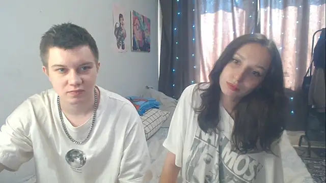 Snapshot of Mark_and_Wendy chatting on June 2026 08:52:01 AM Mark and Wendy online show from June 2026 08:52:01 AM