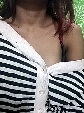 Lusty Naina online show from November 2025 01:37:02 PM