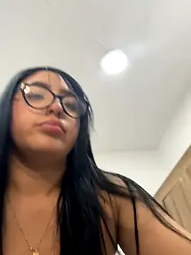 Aria Laurent online show from October 2025 05:34:02 PM