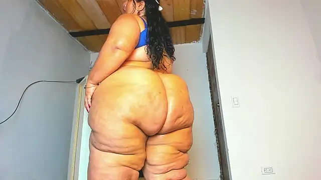 Snapshot of BBW_LATIN_BIGASSS chatting on June 2026 12:40:01 AM BBW LATIN BIGASSS online show from June 2026 12:40:01 AM