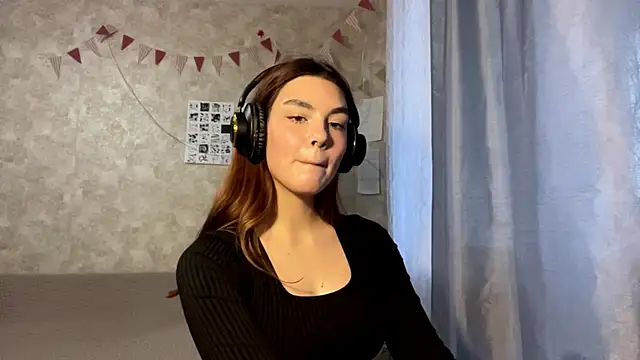 TeresitaLish online show from October 2025 02:28:01 PM