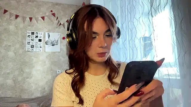 TeresitaLish online show from October 2025 02:07:01 PM