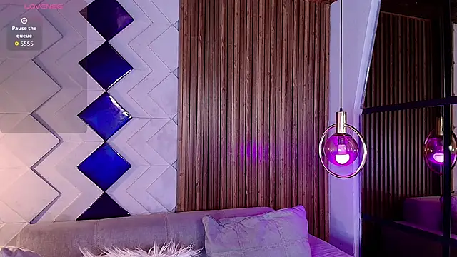 Matti sofia  online show from November 2025 07:07:02 PM