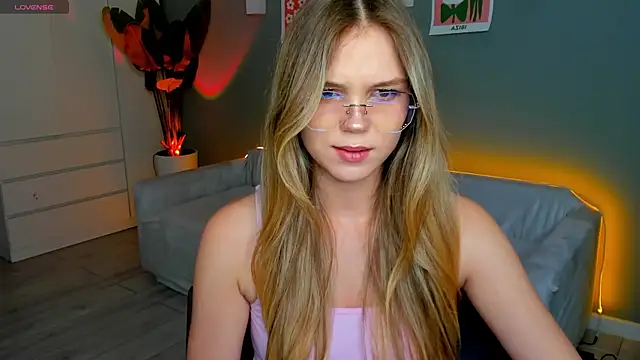 linakorvin online show from November 2025 01:36:02 PM