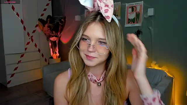 linakorvin online show from November 2025 01:15:01 PM