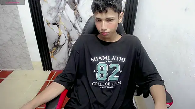 Im david02 online show from December 2025 02:32:01 PM