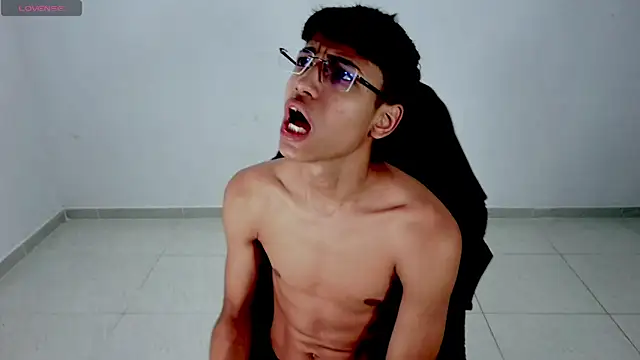 Im david02 online show from April 2026 12:51:01 PM