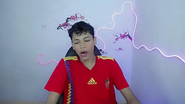 Im david02 online show from November 2025 12:48:01 PM