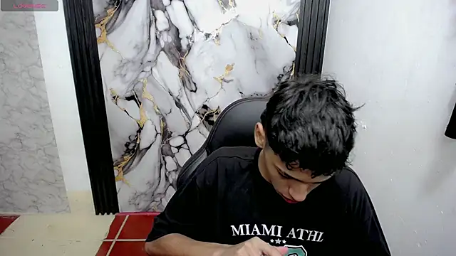 Im david02 online show from December 2025 01:43:02 PM