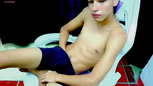 Im david02 online show from November 2025 12:31:02 PM