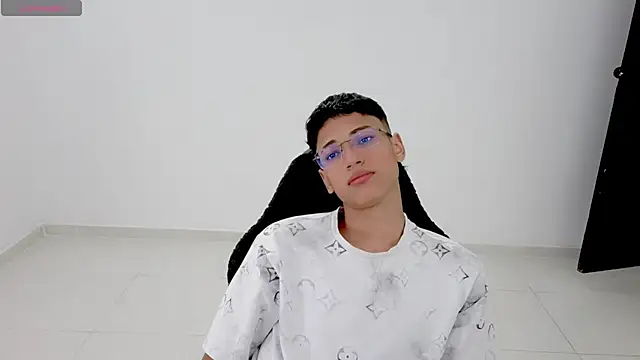 Im david02 online show from April 2026 12:53:01 PM