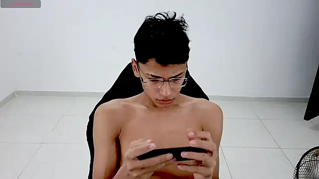 Im david02 online show from April 2026 02:29:01 PM