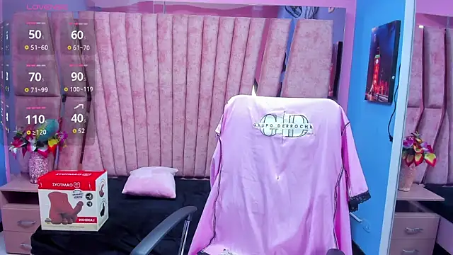 sarah sweett  online show from March 2026 01:43:02 PM