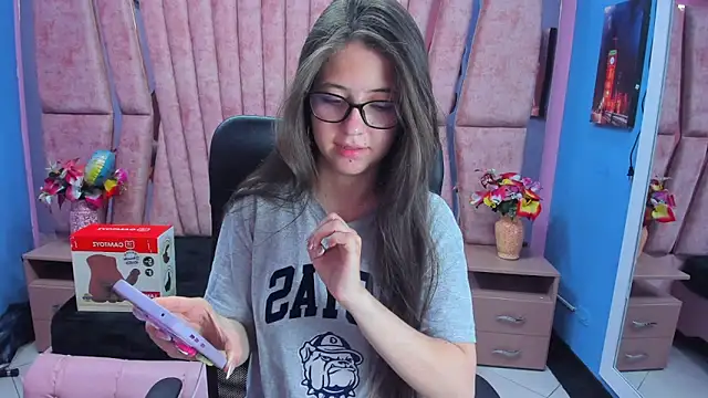 sarah sweett  online show from March 2026 03:04:01 PM