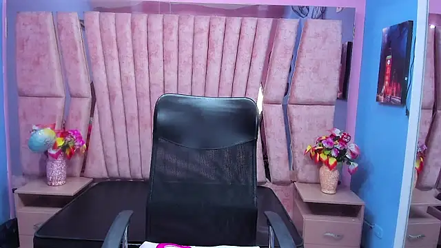 sarah sweett  online show from February 2026 02:57:02 PM