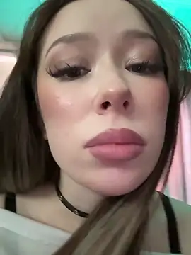 Snapshot of RollDolls chatting on November 2025 07:23:02 AM RollDolls online show from November 2025 07:23:02 AM