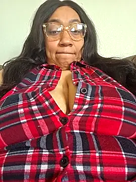 Adri-x online show from October 2025 05:24:01 PM