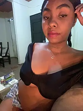 Snapshot of Itanydiorr chatting on November 2025 03:56:01 AM Itanydiorr online show from November 2025 03:56:01 AM