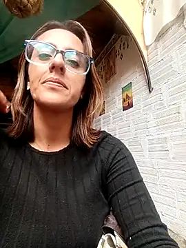 Jade 1-9 online show from October 2025 07:14:01 PM