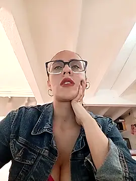 Snapshot of Jade_1-9 chatting on February 2026 05:00:02 PM Jade 1-9 online show from February 2026 05:00:02 PM