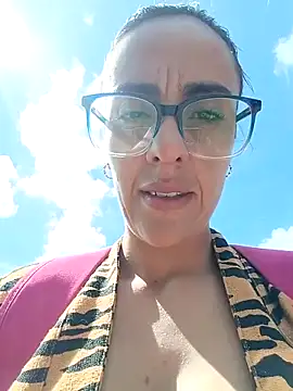 Jade 1-9 online show from October 2025 02:27:02 PM