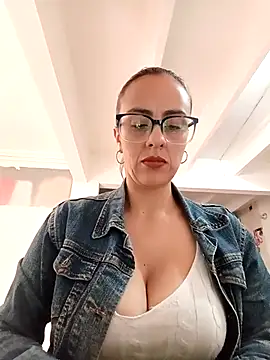 Snapshot of Jade_1-9 chatting on February 2026 04:26:02 PM Jade 1-9 online show from February 2026 04:26:02 PM