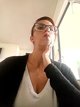 Jade 1-9 online show from November 2025 02:39:02 PM