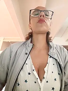 Snapshot of Jade_1-9 chatting on February 2026 03:02:02 PM Jade 1-9 online show from February 2026 03:02:02 PM