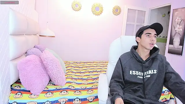 Hottie Guy online show from October 2025 05:56:02 PM