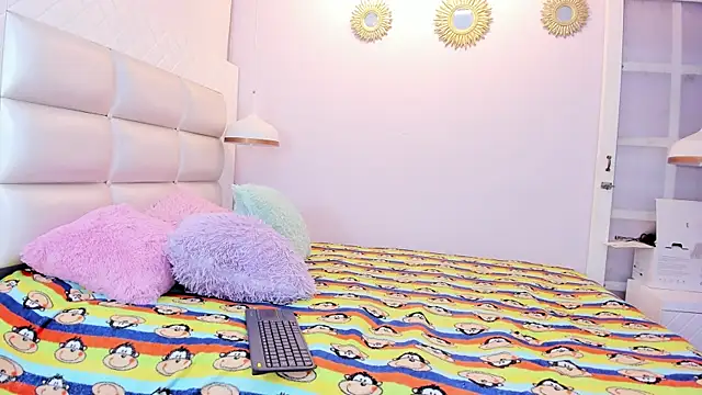 Hottie Guy online show from October 2025 06:19:01 PM