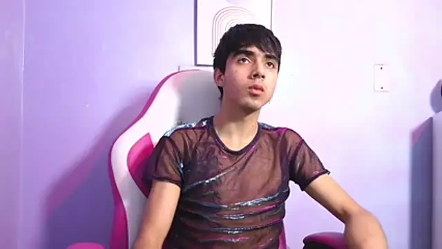 Hottie Guy online show from December 2025 06:53:01 PM