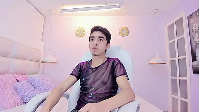 Hottie Guy online show from December 2025 05:55:02 PM