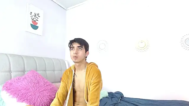 Hottie Guy online show from December 2025 05:58:02 PM