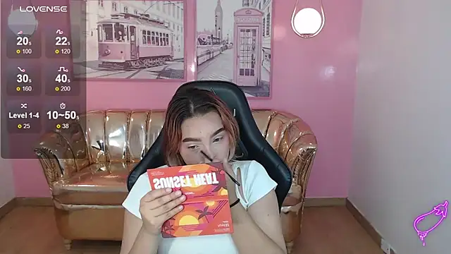 mia foster t online show from November 2025 12:52:02 PM