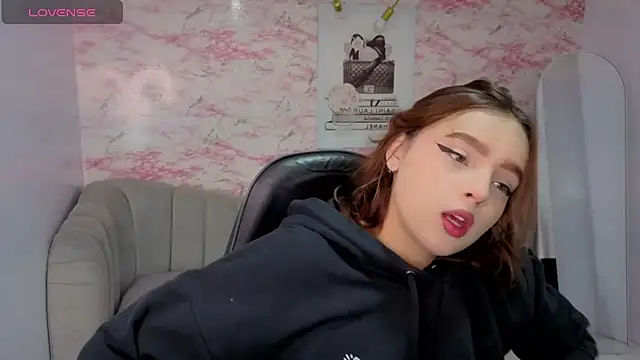 mia foster t online show from February 2026 01:10:01 PM