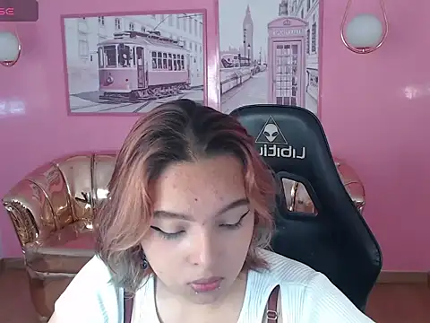 mia foster t online show from October 2025 02:13:01 PM