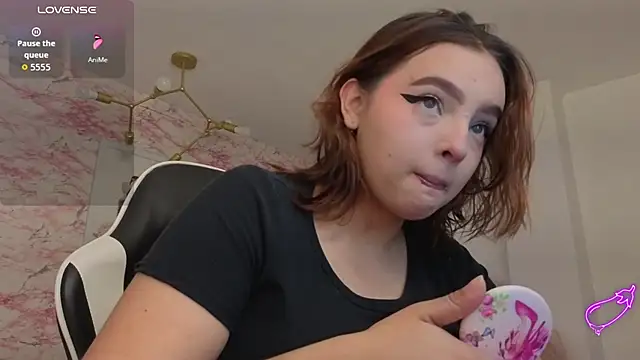 mia foster t online show from February 2026 01:24:01 PM