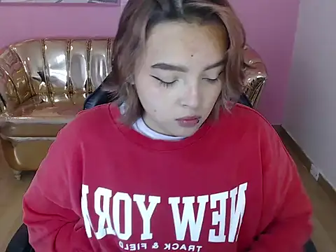 mia foster t online show from October 2025 12:51:01 PM