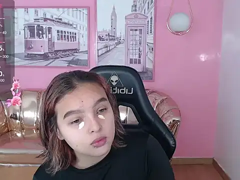 mia foster t online show from November 2025 12:53:02 PM